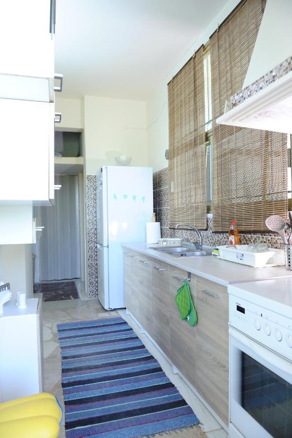 Iro - Kostas House 1 *