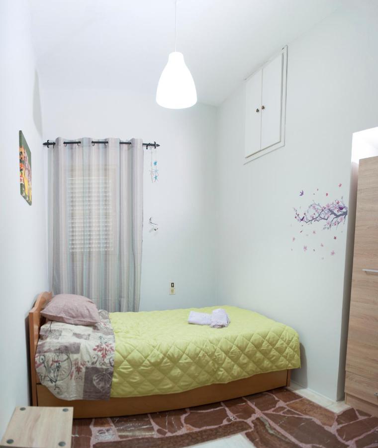 Iro - Kostas House 1 *