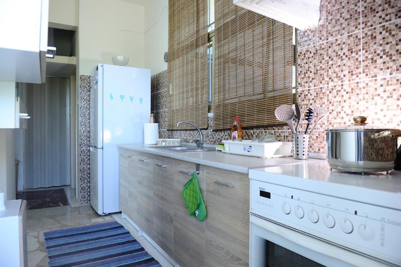 Iro - Kostas House 1